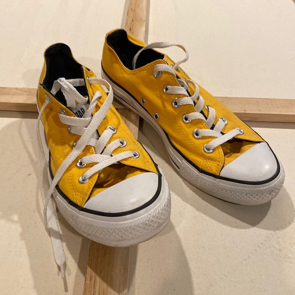 Converse Chuck Taylor size 8